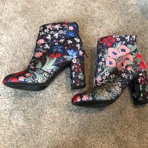 Heeled booties w fun embroidered design Worn once!